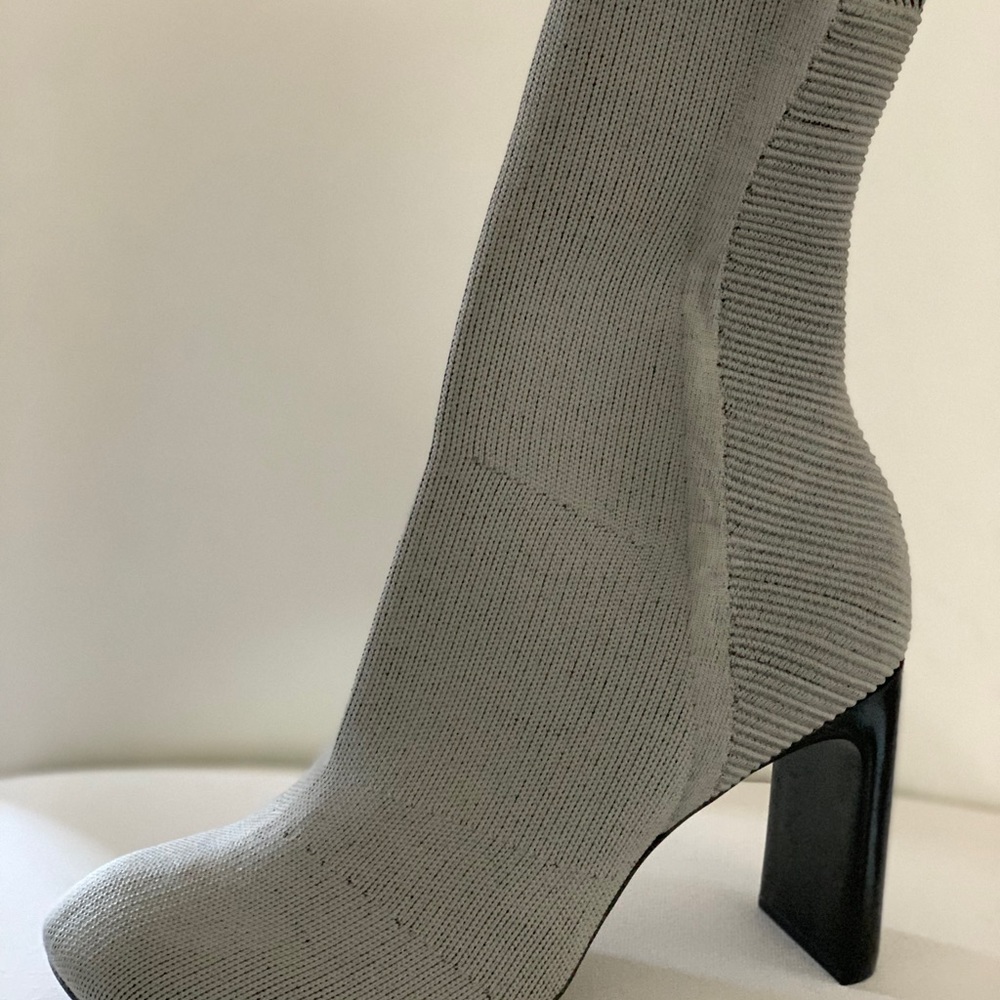 Reg & Bone Ellis Sock Slim- knit Ankle Boot Gray size 8